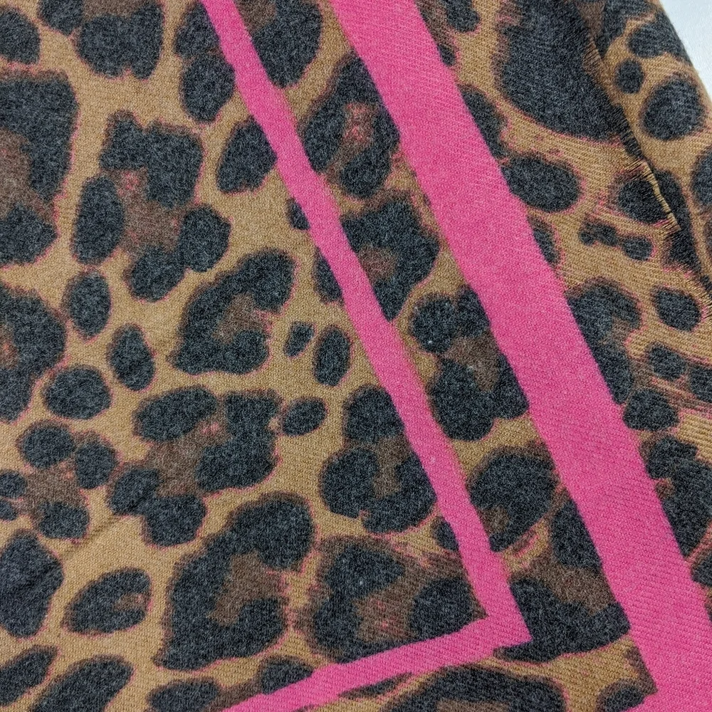 🆕🌿express OVERSIZED SCARF🌿 - Picture 4 of 5